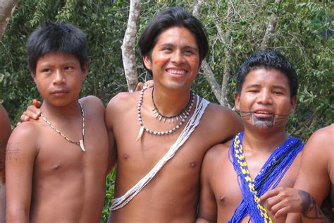 Experience the Embera Indian ways from Panama City Hotels | Gray Line