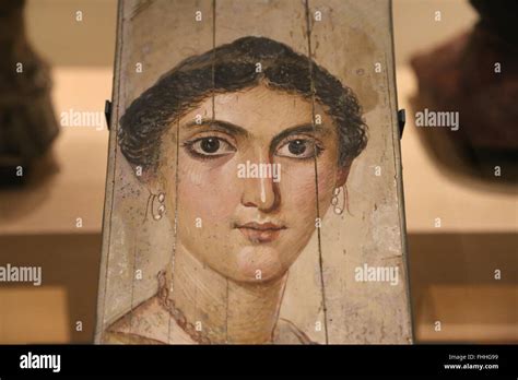 Portrait lady egyptian painting hi-res stock photography and images - Alamy