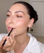 Classic Holiday Red Lip Makeup Tutorial - Maybelline