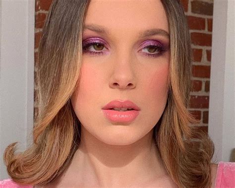 Millie Bobby Brown Pink and Purple Eyeshadow How-To - Grazia