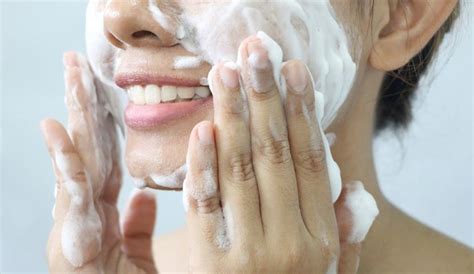 What is a Cleanser? Everything you Need to Know