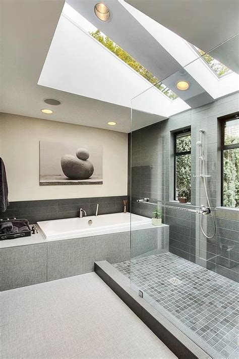 50 Luxury Bathrooms with Skylights