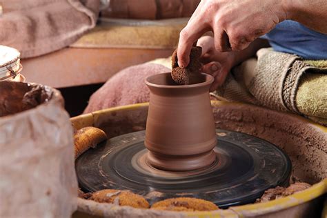 Pottery: The Ultimate Guide, History, Getting Started, Inspiration ...