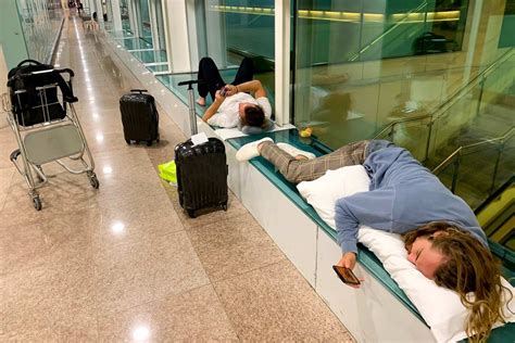 HOW TO SLEEP IN AIRPORTS - djjsimpson