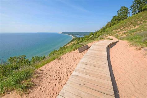 12 Best Lake Michigan Beaches With White Sand and Stunning Views