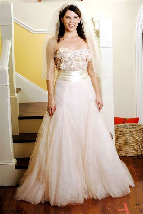 Amazing Lorelai Gilmore Wedding Dress in 2023 Check it out now ...