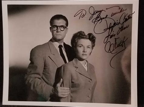 Lot - PHYLLIS COATES AUTOGRAPHED BLACK & WHITE PUBLICITY PHOTO