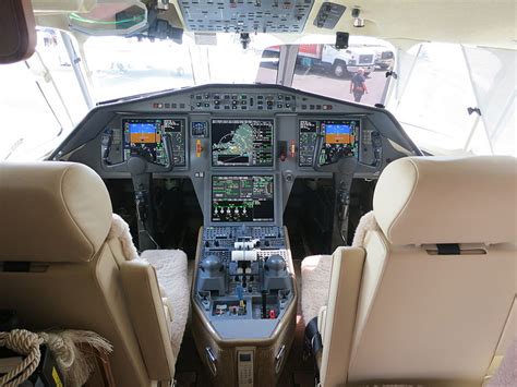 Dassault Falcon 2000LX - Cockpit