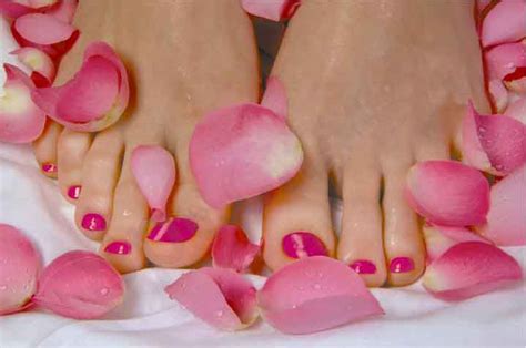 Pedicures - Heaven or Hell? - Get Lippie