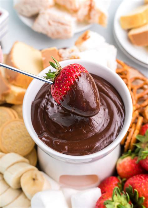 No-Fail Chocolate Fondue {Perfect Every Time!} | Lil' Luna