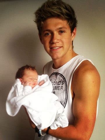 That's it, my son! Niall Horan impressed by baby Theo - CelebsNow