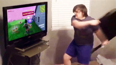 KID DESTROYS $5,000 TV OVER FORTNITE RAGE - YouTube