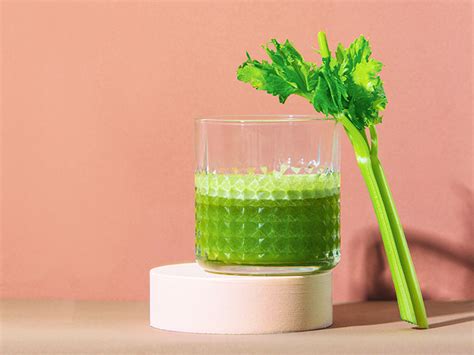 10 Benefits And Side Effects Of Celery Juice Worth Knowing - The Detox Lady