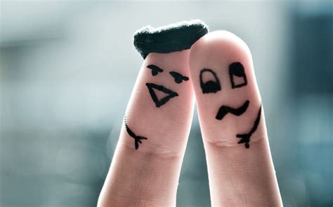 Funny Finger Faces Wallpapers