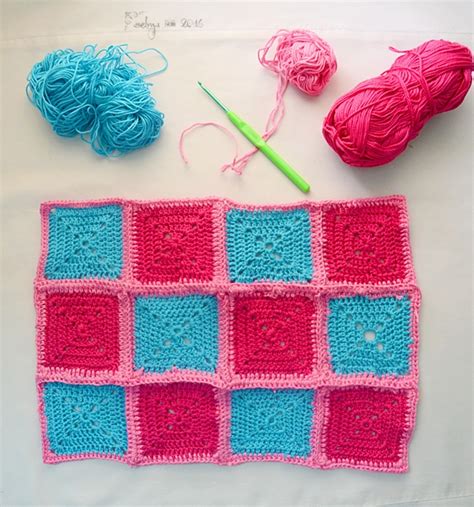 Taplak Meja Solid Granny Square - Selma's Crochet