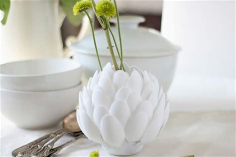 10 Awesome Vase Decorating Ideas