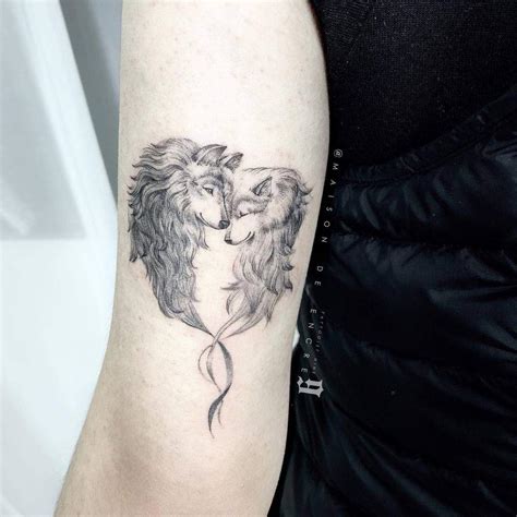 Top 49 Best Small Wolf Tattoo Ideas - [2021 Inspiration Guide]