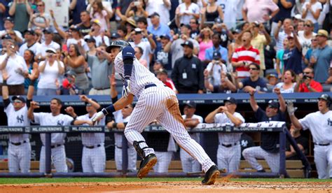 DEREK JETER COLLECTS HIS 3000TH HIT- JULY 9, 2011 | slicethelife