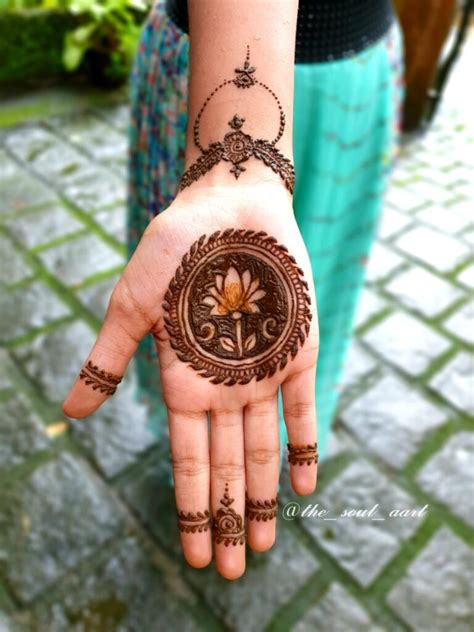 12 Simple Mehndi Design That Will Wow Everyone | STORYVOGUE