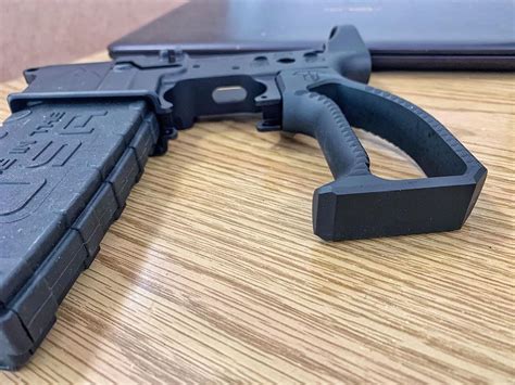 TACTICAL DYNAMICS RELEASES NEW AR-15 PATTERN VERTICAL PISTOL GRIP - ATTACKCOPTER