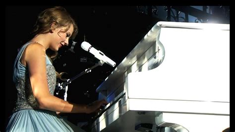 Taylor Swift "Back To December" #Speak Now World Tour - YouTube