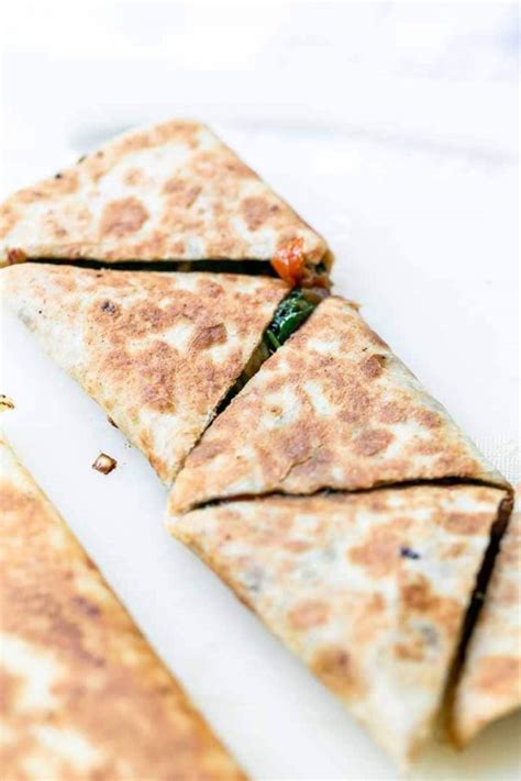 How To Make Spinach Quesadillas - The Tortilla Channel