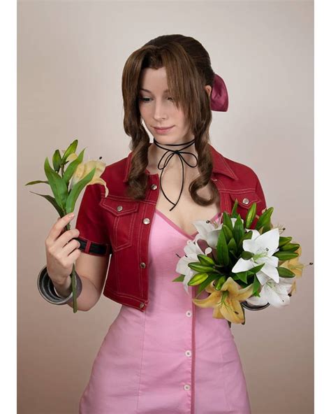 Aerith (Final Fantasy VII) cosplay by Enji Night - 9GAG