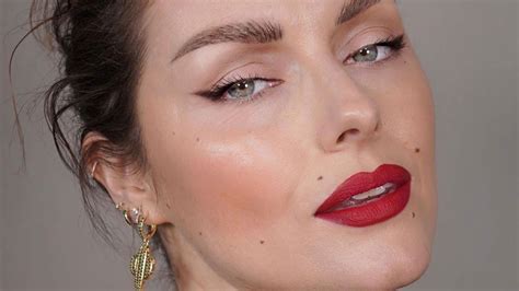 Makeup Artist Katie Jane Hughes's Tip for Easy Winged Liner | Allure