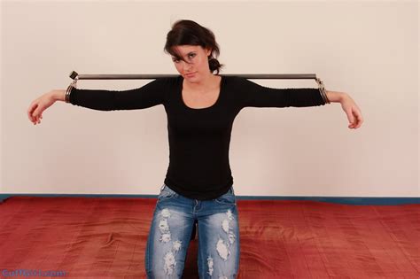 Spreader bar and handcuffs – CuffGirl