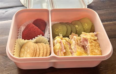 My first bento box : r/Bento