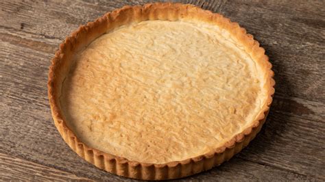 Blind-Baking Vs. Par-Baking Pie Crust: What's The Difference?