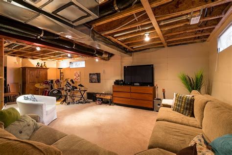 How To Decorate A Basement Bedroom: 5 Tips And 21 Examples