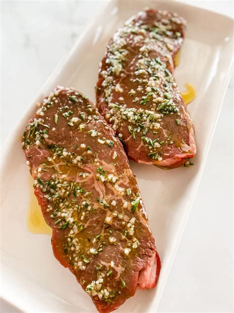 Garlic & Butter Steak (Just 5 Ingredients and Absolutely DIVINE!)