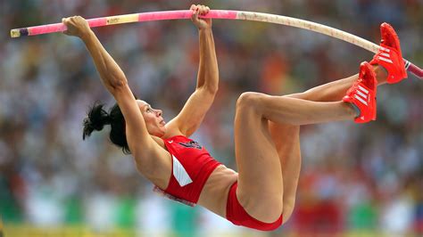 Olympic pole vault champion Jenn Suhr injured when pole breaks - ESPN