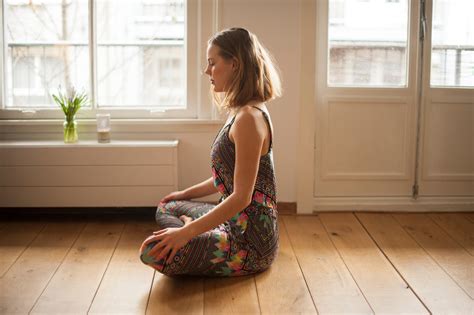 How to Start a Morning Meditation & Yoga Practice » TUULIA