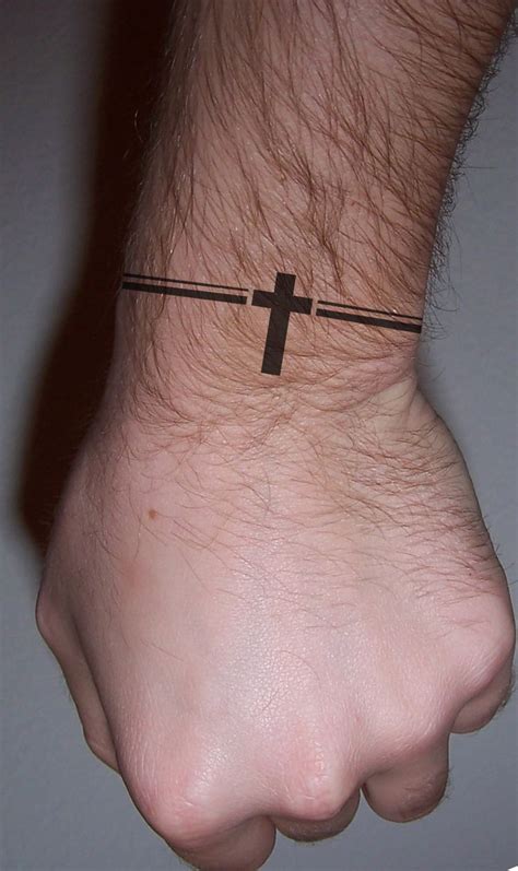 Wrist Tattoos For Men – Designs and Ideas (com imagens) | Tatuagem masculina, Tatuagem masculina ...