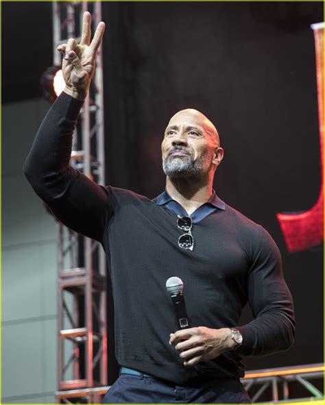 Dwayne Johnson Reveals the Reason He Signed on for 'Jumanji' Sequel ...