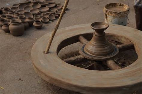 Potter’s Wheel History | How Ancient Pottery Wheels Evolved