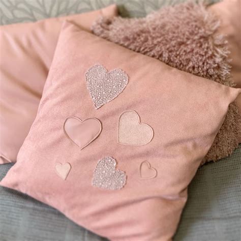 Cushion pink | Throw pillows, Pillows, Cushions