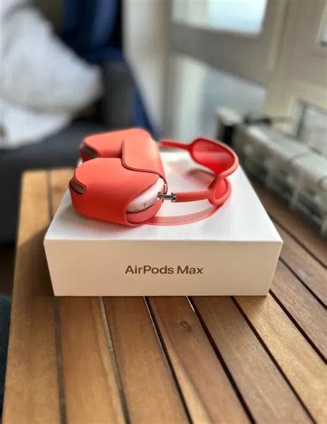 Apple Airpods Max Red