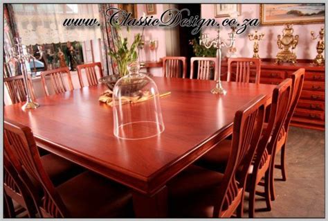 Seating For 16 At Dining Table