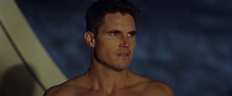 ausCAPS: Robbie Amell shirtless in The Babysitter: Killer Queen