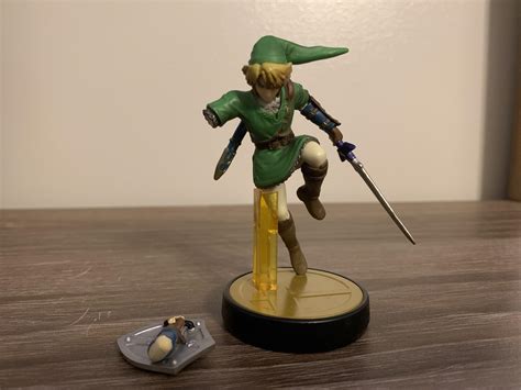 [BotW2] My toddler helped me turn my Smash Link amiibo into a BotW2 one : r/zelda