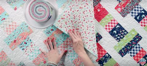 10 Jelly Roll Tutorials You Need To Try! | Jellyroll quilts, Beginner ...