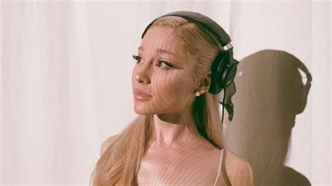 Ariana Grande está preparando álbum inédito