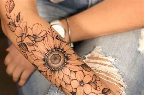 Tatuajes en el brazo para mujer: diseños y significados