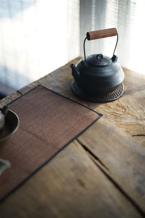 Black Clay Wood-Handled Tea Kettle – 180andup