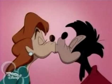 Aww, Roxanne and Max romantic kiss