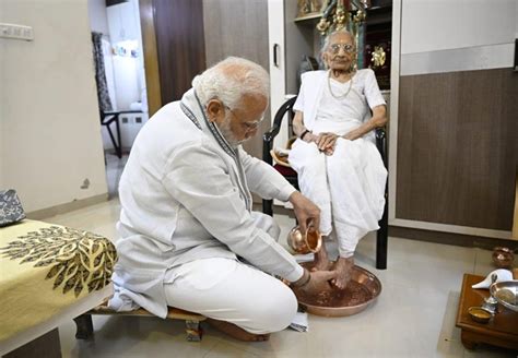 PM Modi celebrates mother’s 100th birthday at her Gandhinagar residence ...