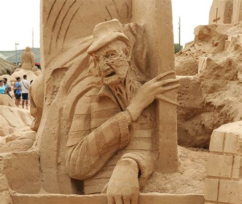 sand sculpture | Sand sculptures, Sand art, Sand castle